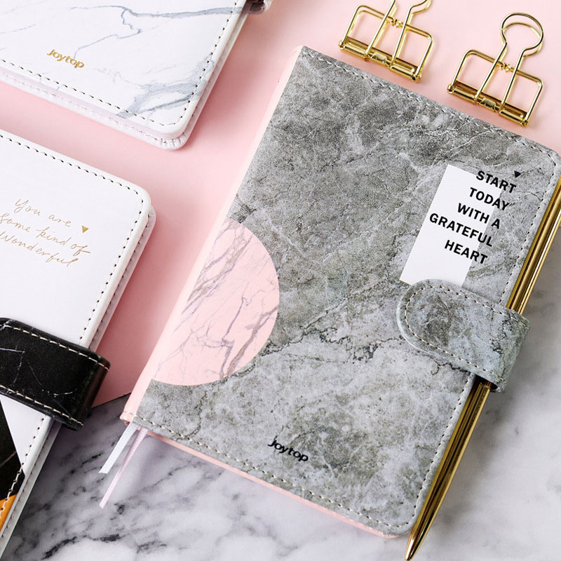 Waarom nemen stenen papieren notitieboekjes in 2024 bureaus over?